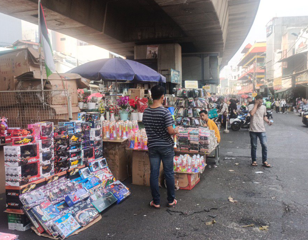 Tampilan pedagang kaki lima di Pasar Pagi, Roa Malaka, Tambora, Jakarta Barat yang dilaporkan warga lewat aplikasi JAKI dengan nomor laporan JK2312111120.