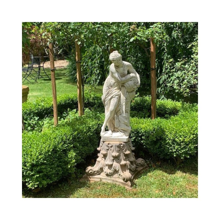 Garden statues